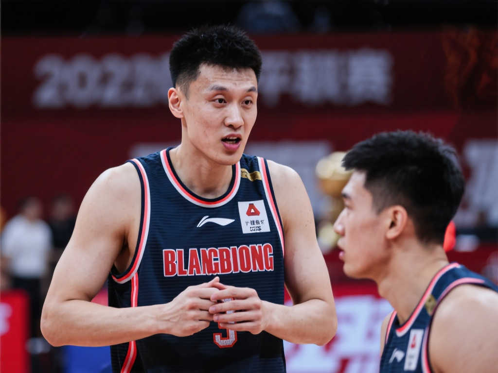 方硕调侃总决赛经验,周琦自嘲出场时间少 方硕调侃总决赛经验,周琦自嘲出场时间少